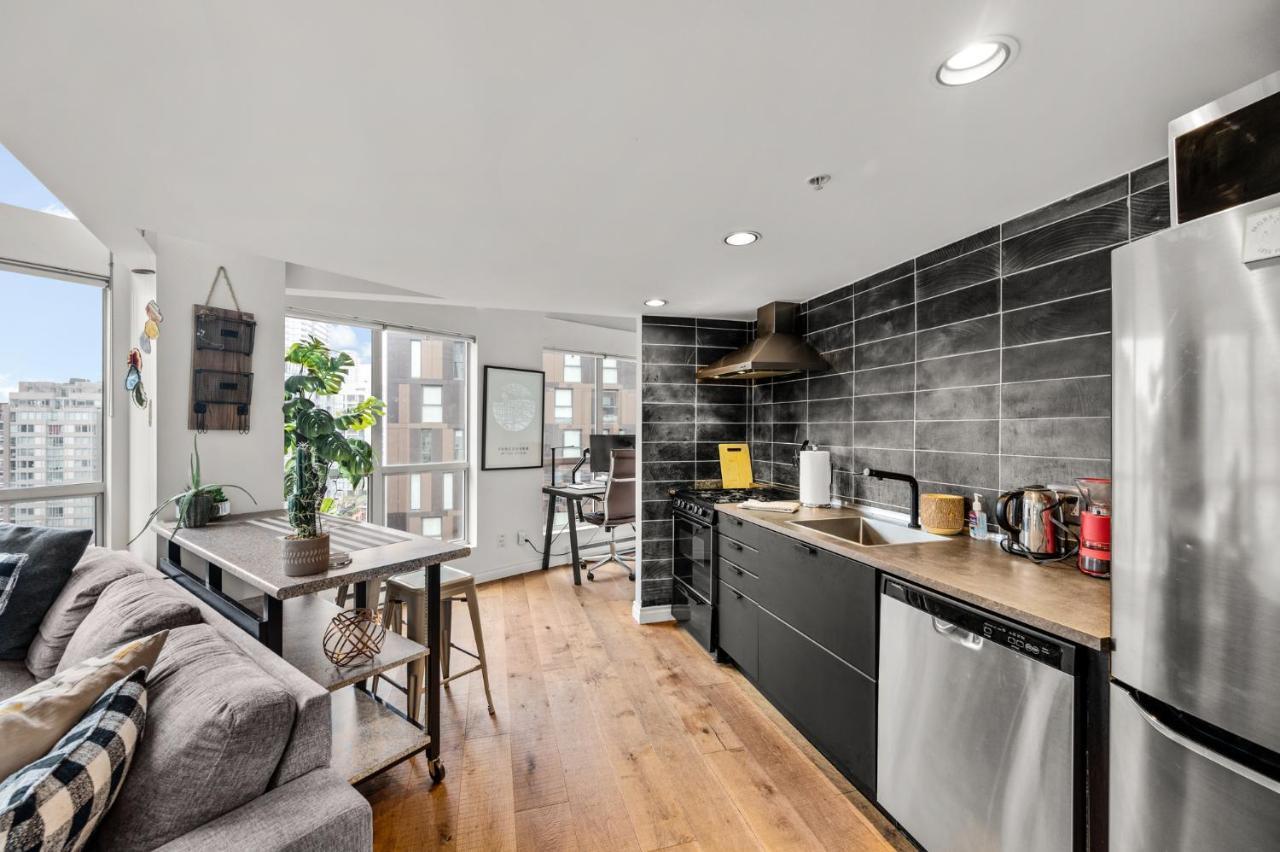 Rare Find Loft With Full Kitchen At Heart Of Downtown Apartman Vancouver Kültér fotó